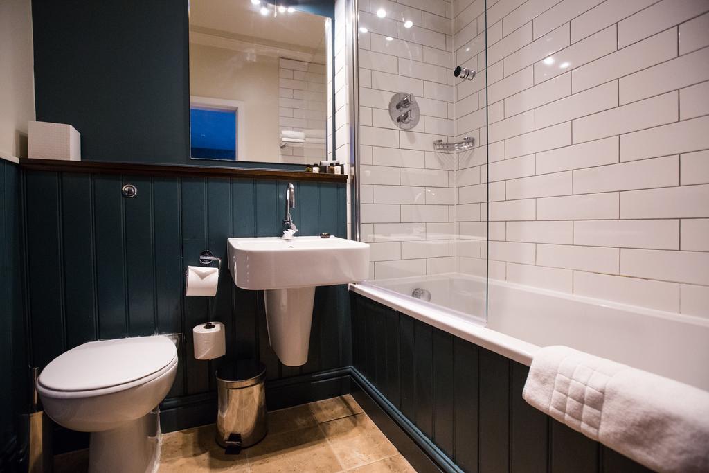 The Blue Boar Hotel Witney Luaran gambar
